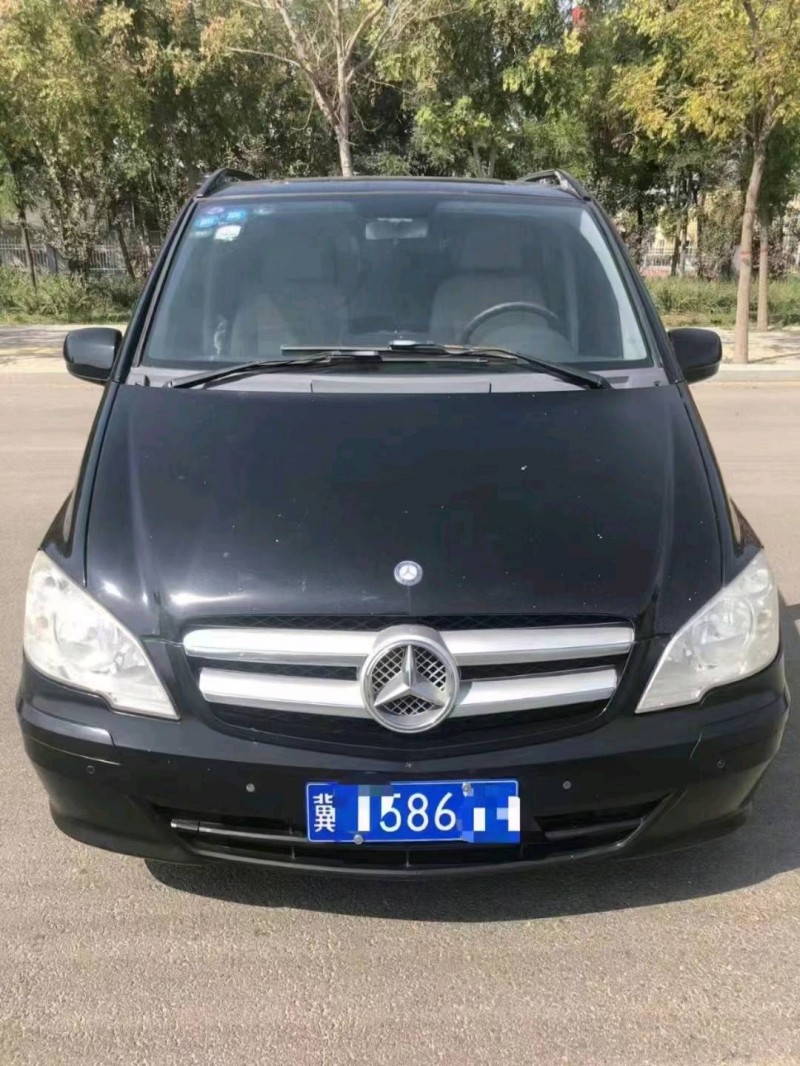 保定13年奔驰威霆1