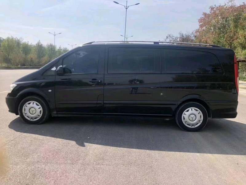 保定13年奔驰威霆2