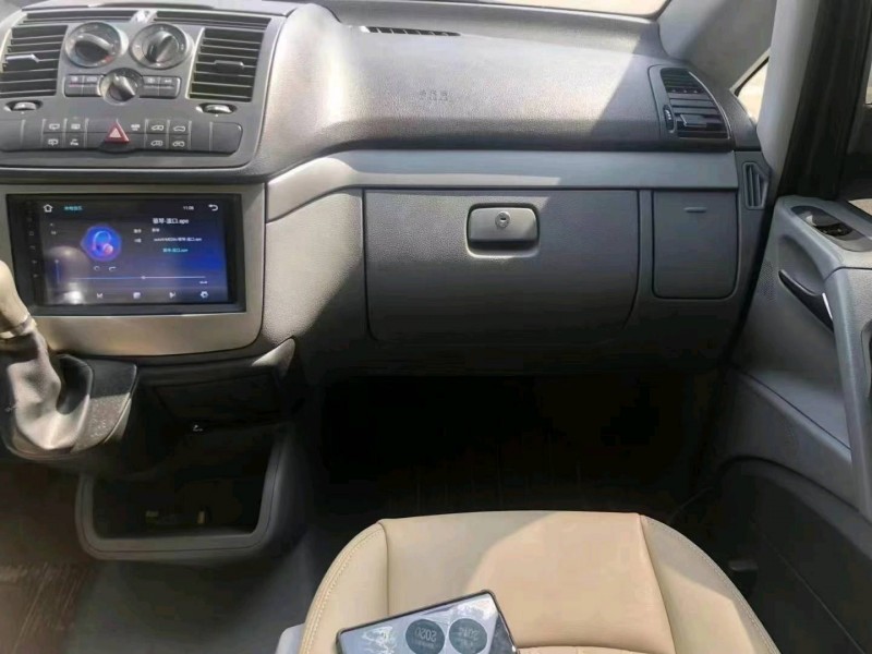 保定13年奔驰威霆7