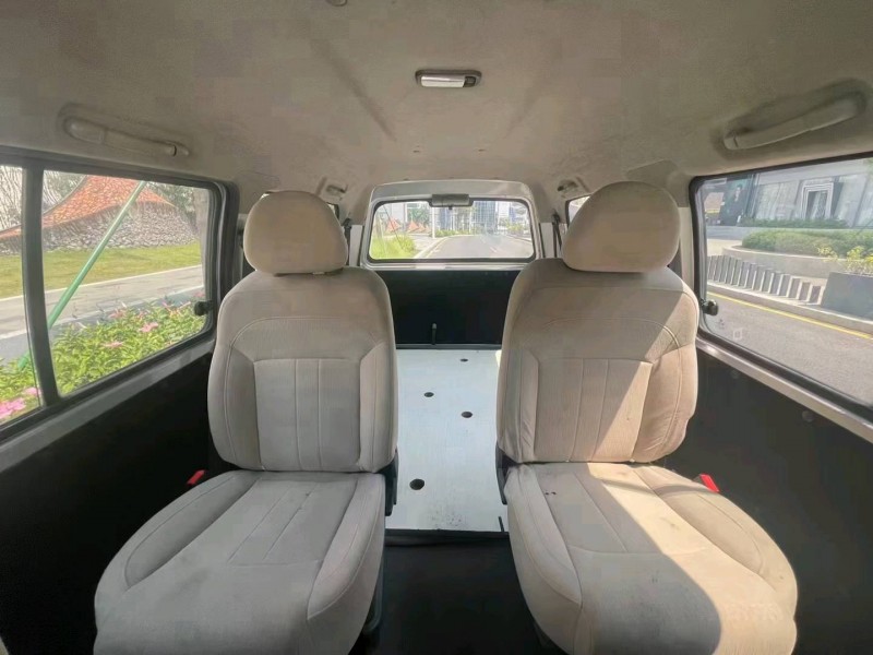 东莞18年东风菱智7