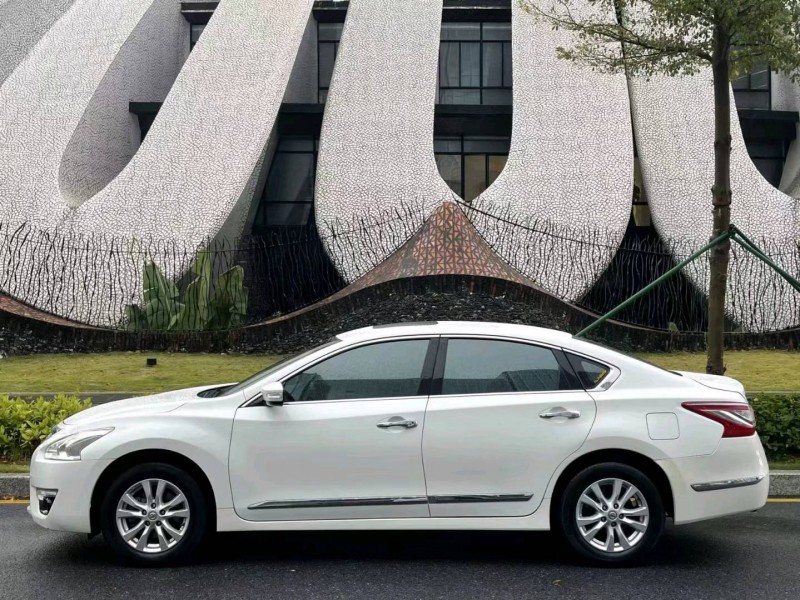 东莞14年日产天籁8