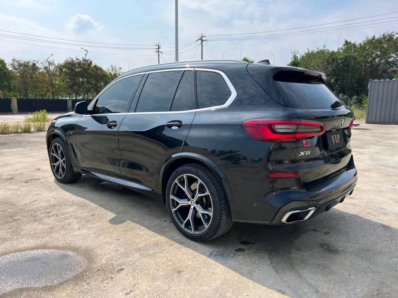 盐城19年宝马X59