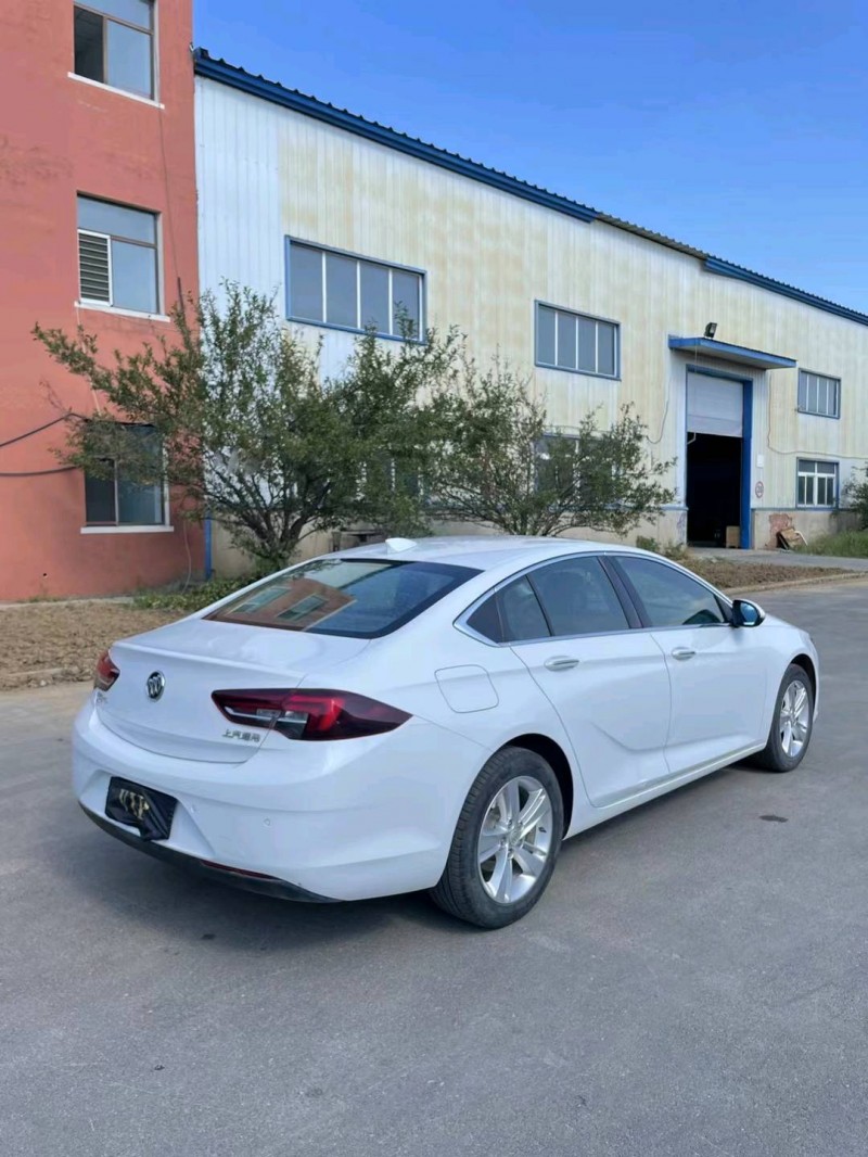 沈阳17年别克君威5