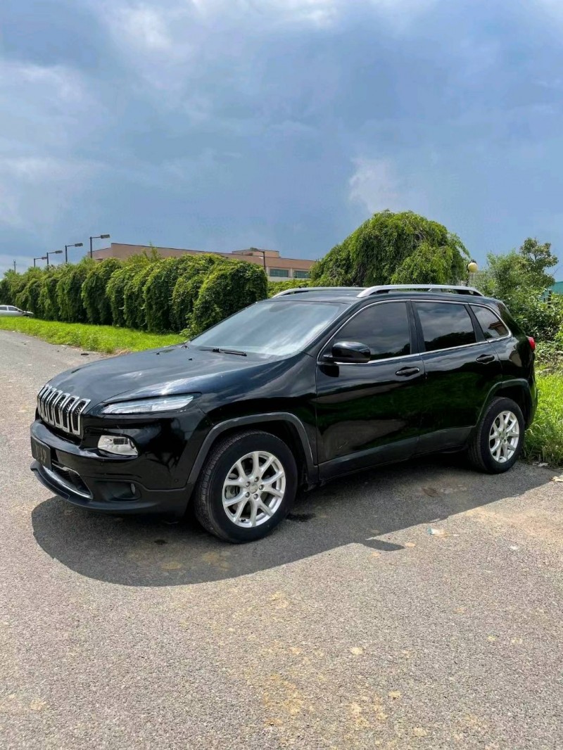 沈阳18年Jeep自由光2
