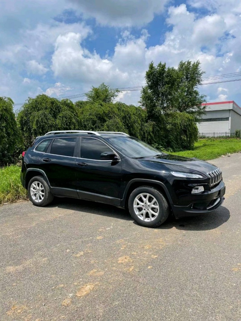 沈阳18年Jeep自由光3