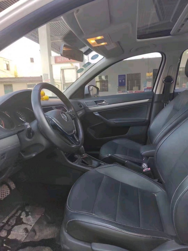 北京16年大众朗逸7