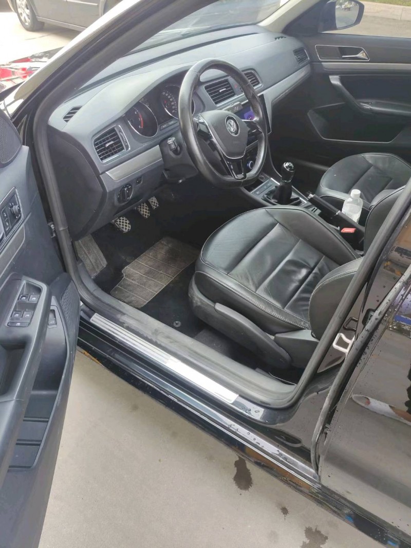 保定17年大众朗逸8