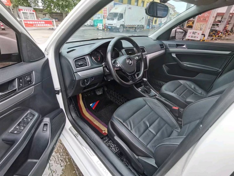 保定17年大众朗逸6