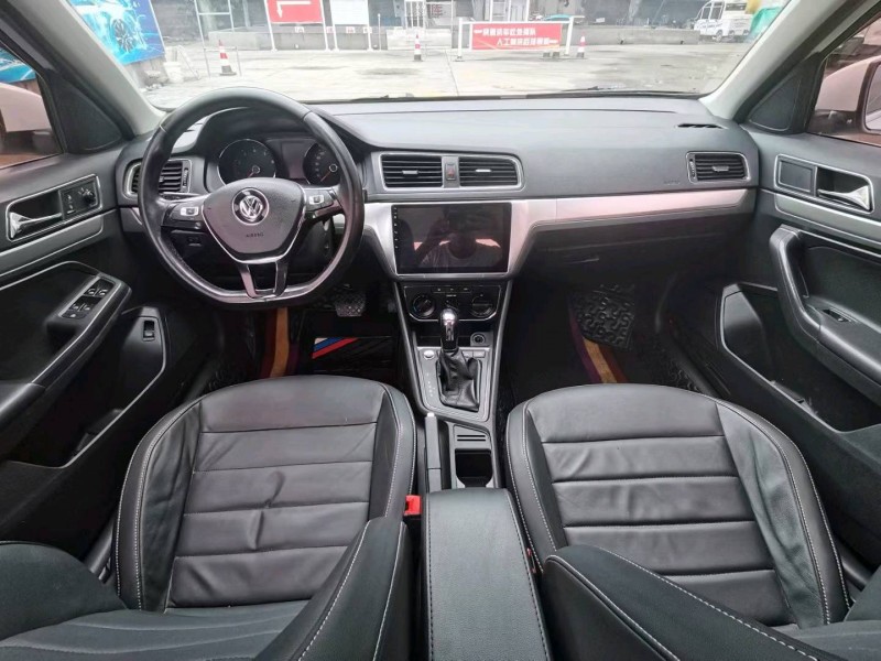 保定17年大众朗逸8