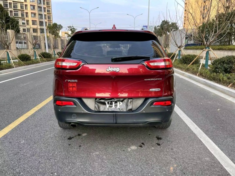 蘇州17年Jeep自由光9