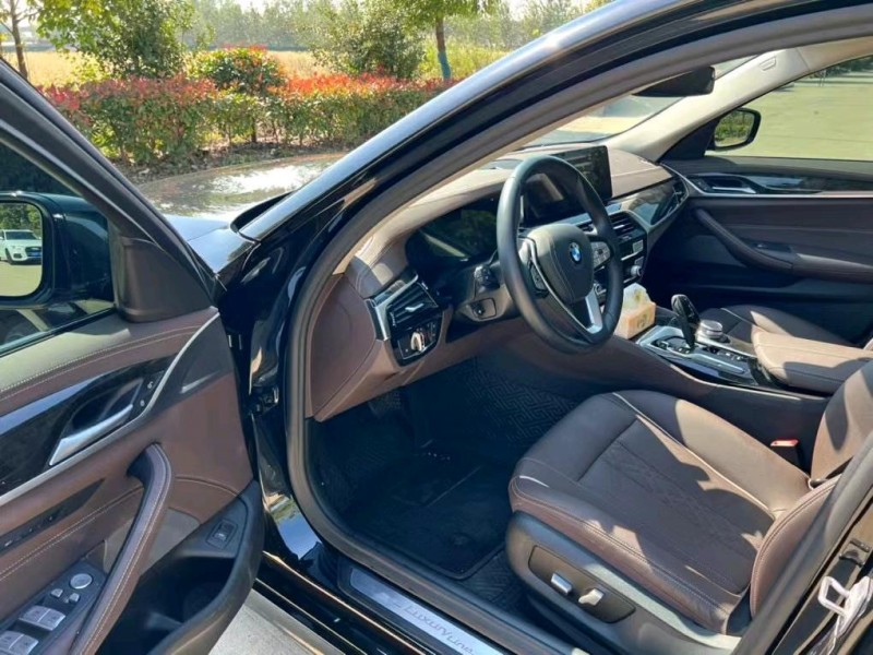 盐城21年宝马5系8