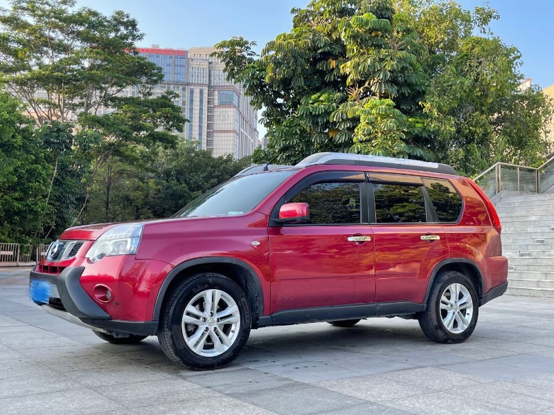 深圳12年日產奇駿7