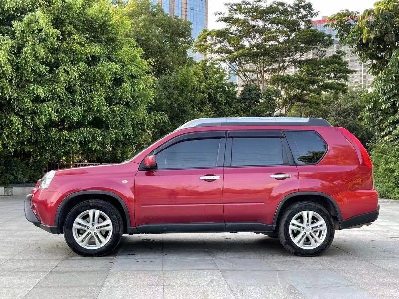 深圳12年日產奇駿6