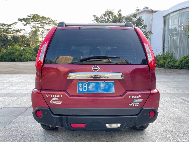 深圳12年日產奇駿2