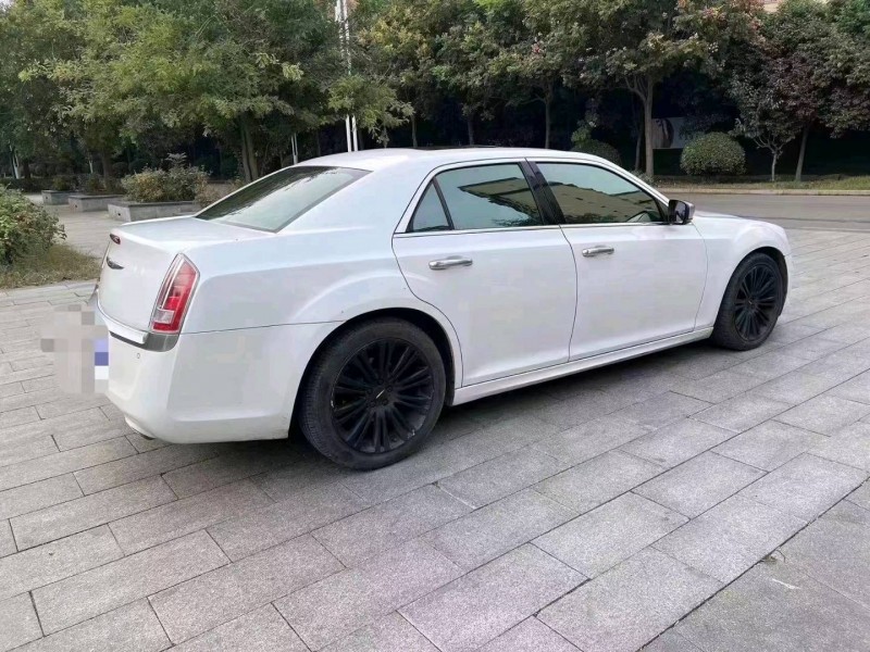 枣庄15年克莱斯勒300C2