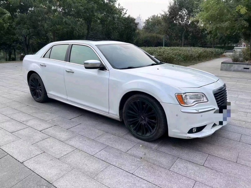枣庄15年克莱斯勒300C7