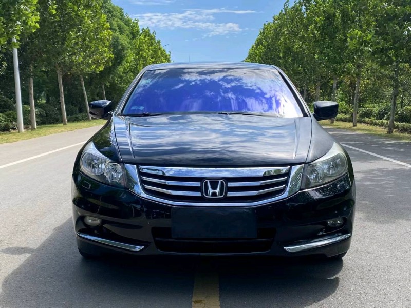 徐州13年本田雅阁1