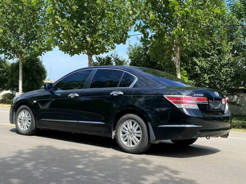 徐州13年本田雅阁7