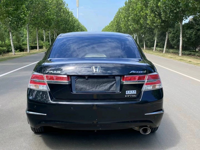 徐州13年本田雅阁9