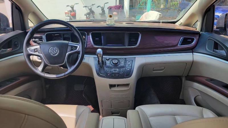 潍坊20年别克GL82