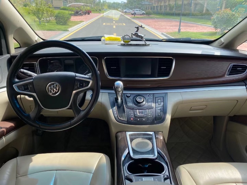 徐州17年别克GL86