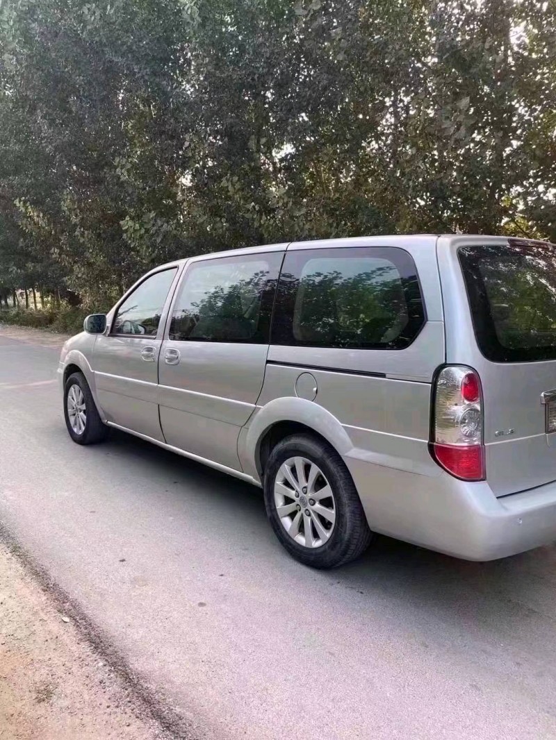 枣庄12年别克GL86