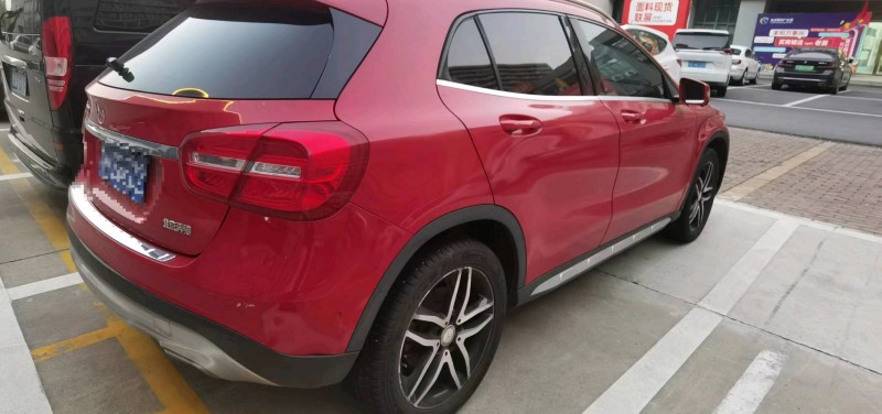 枣庄17年奔驰GLA4