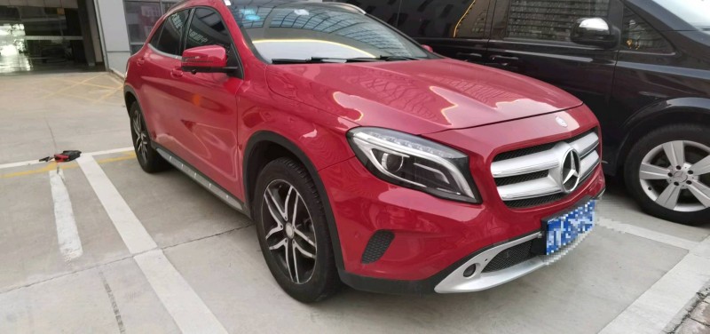 枣庄17年奔驰GLA1