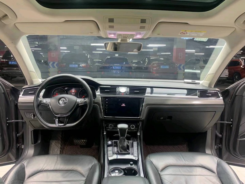 成都18年大众辉昂5