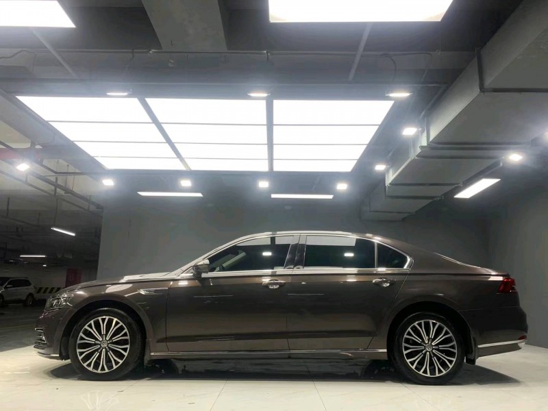 成都18年大众辉昂7