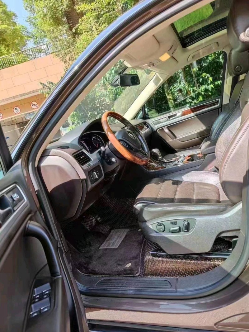 济宁13年大众途锐7