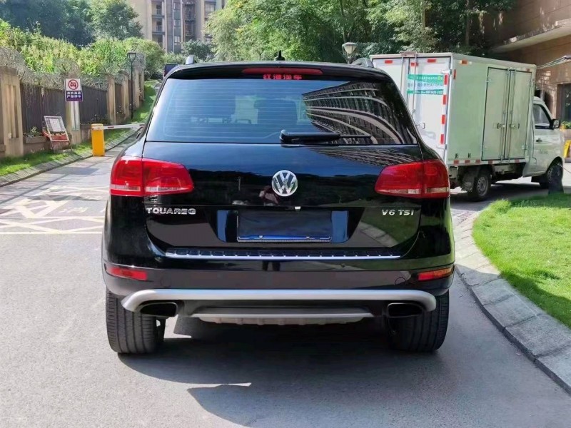 济宁13年大众途锐9