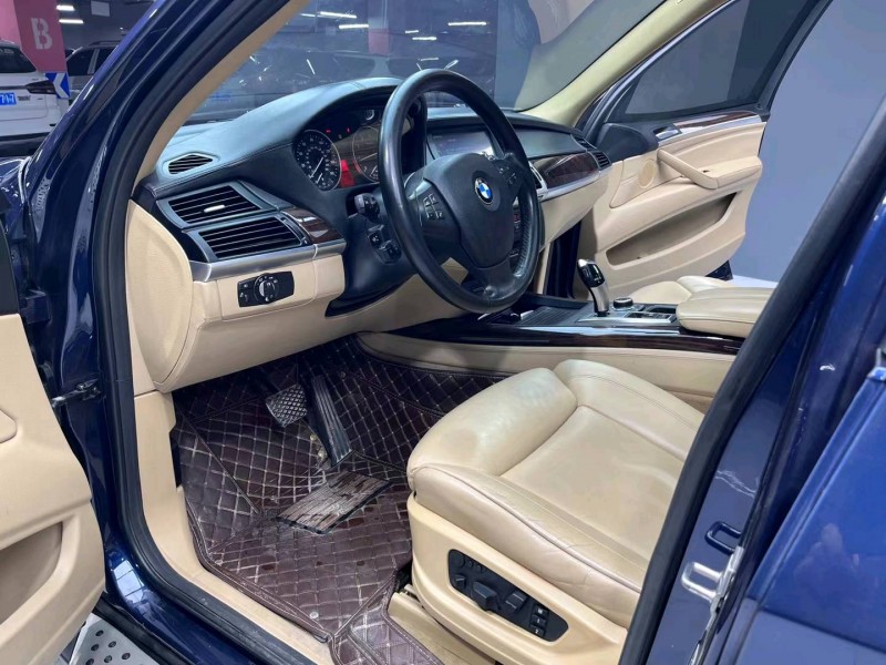 成都11年宝马X54