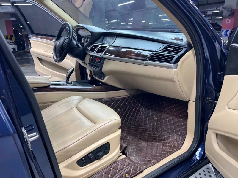 成都11年宝马X56