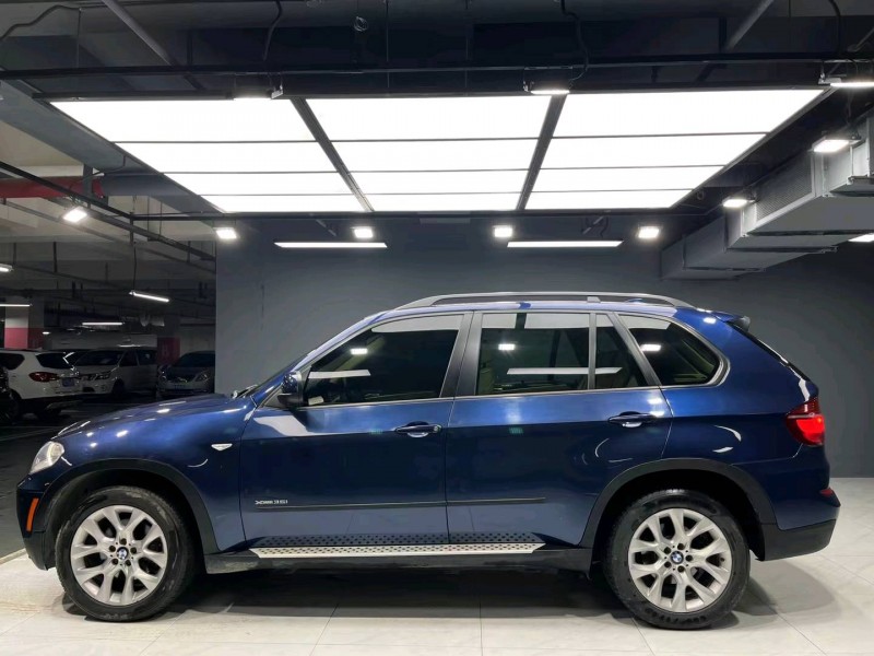 成都11年宝马X57