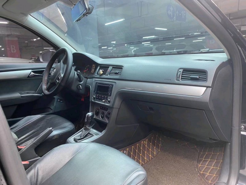 成都17年大众朗逸3