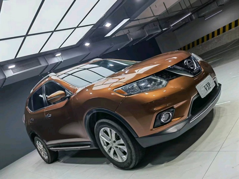 成都16年日产奇骏7