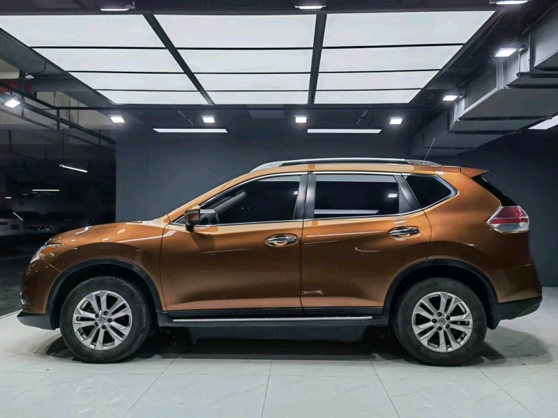 成都16年日产奇骏2