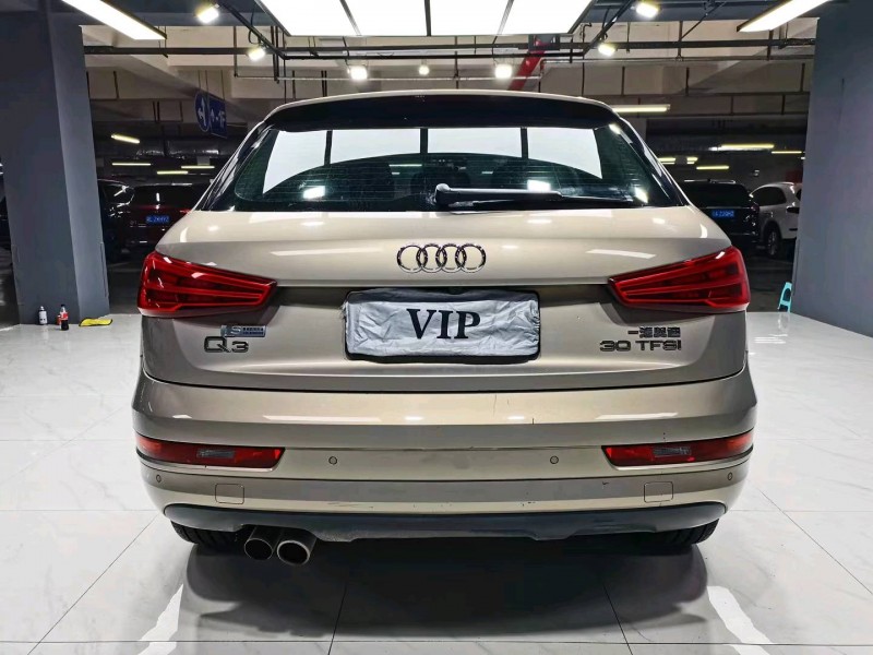 成都17年奥迪Q38