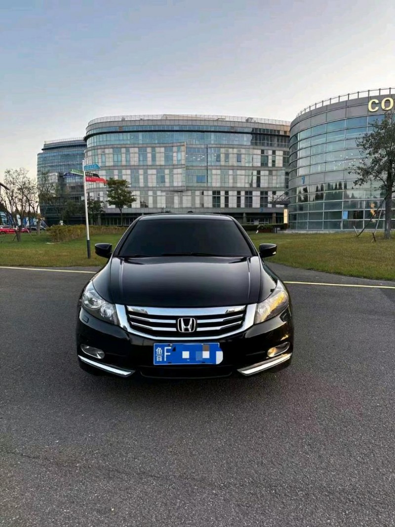 东营13年本田雅阁8