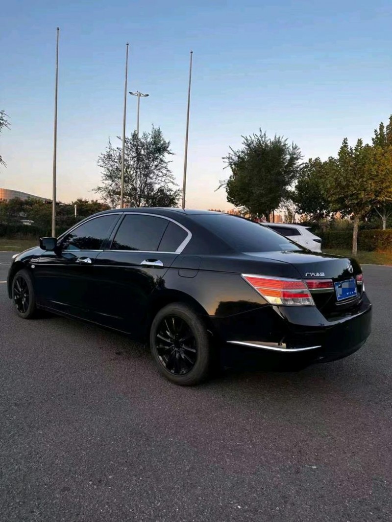 东营13年本田雅阁7