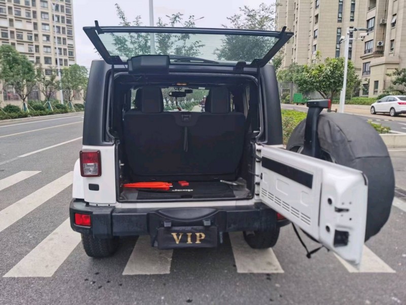 蘇州16年Jeep牧馬人8