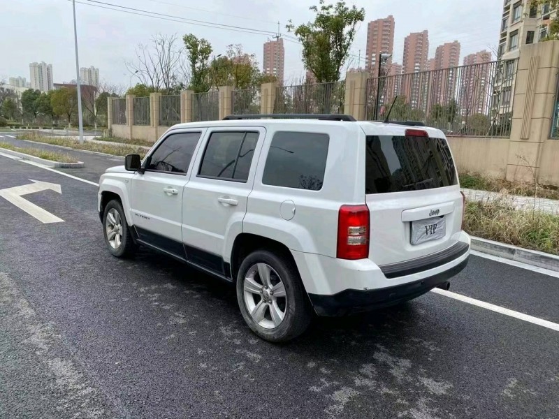 蘇州14年Jeep自由客8