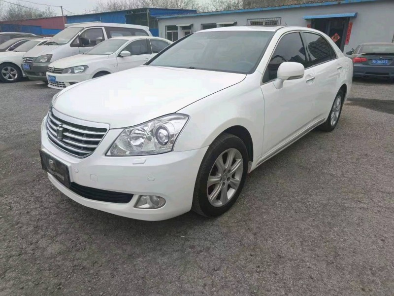 保定10年丰田皇冠5