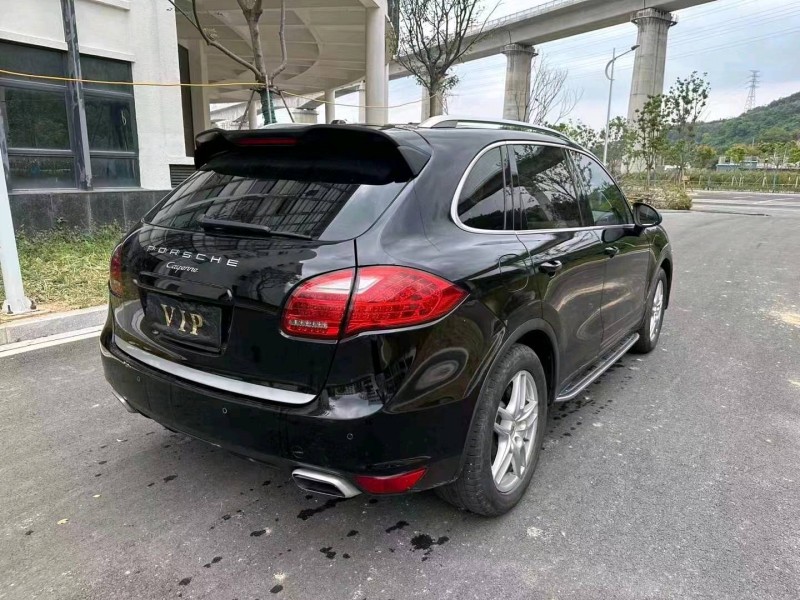 北京13年保时捷卡宴4