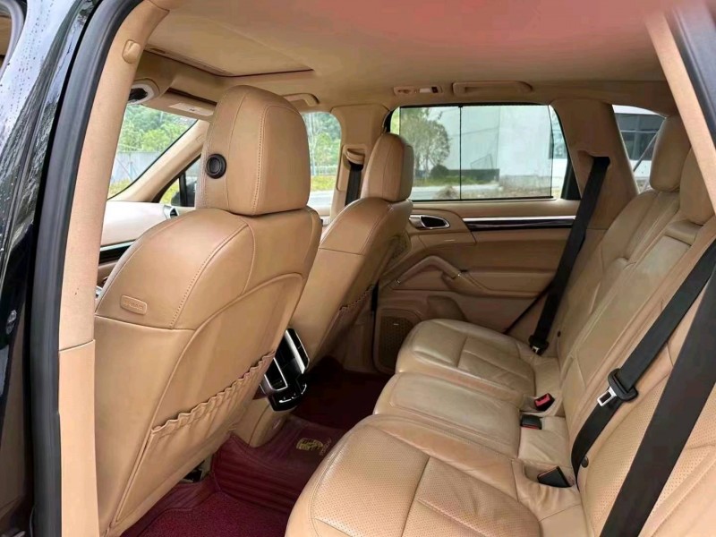 北京13年保时捷卡宴9