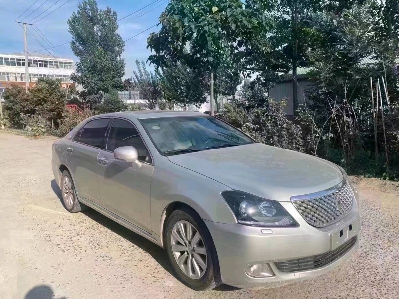 北京11年丰田皇冠3