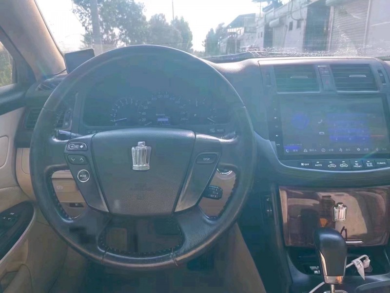 北京11年丰田皇冠5