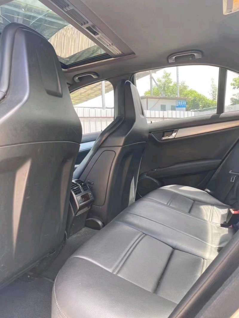 中山11年奔驰AMG5