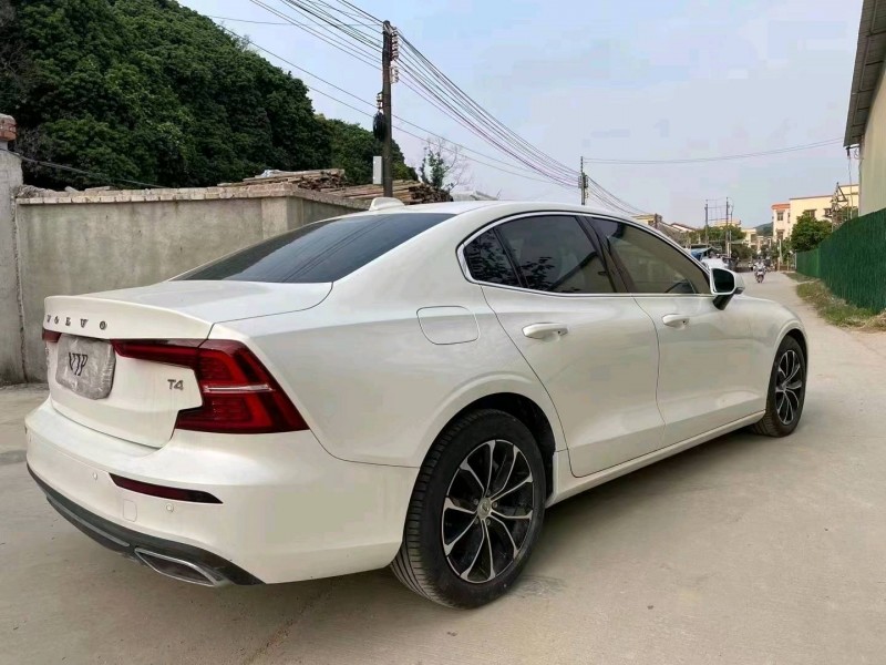 中山21年沃尔沃S60L6